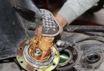 Cách kiểm tra và khắc phục bơm xăng ô tô bị hỏng