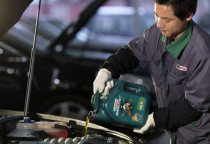 6 Cách nhận biết castrol giả và ảnh hưởng của nhớt giả
