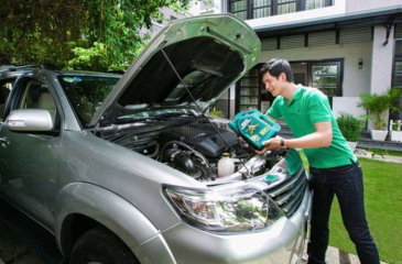 Xe ô tô chạy bao nhiêu km thì thay nhớt?