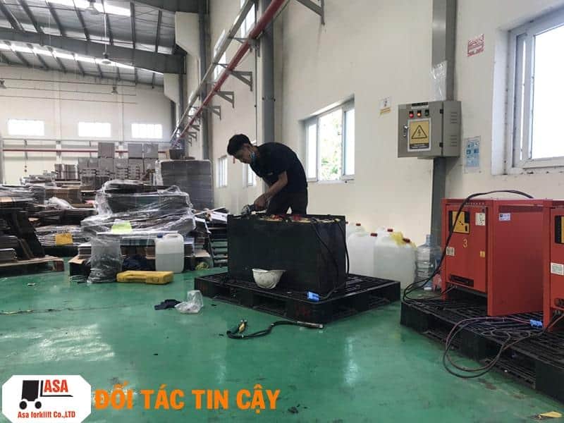 Asa sẽ chia sẽ cách phục hồi bình ắc quy bị khô