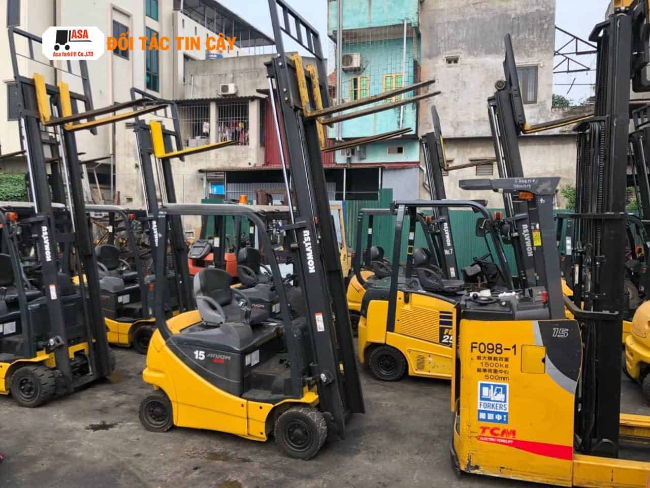 Xe nâng Komatsu được mệnh danh là cổ máy bền bỉ về nâng hạ hàng hóa của doanh nghiệp